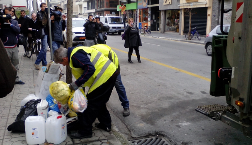 ΟΑΕΔ: Σταματά την Κοινωφελή Εργασία – 36.000 απολύσεις &amp; κίνδυνος ιδιωτικοποίησης υπηρεσιών δήμων