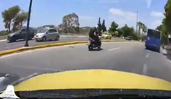 Οδηγός ταξί μετέφερε τουρίστα με καρδιακό επεισόδιο σε χρόνο ρεκόρ από την παραλιακή στο Ωνάσειο
