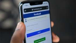 «Έπεσε» το Facebook: Μεγάλα προβλήματα στη σύνδεση