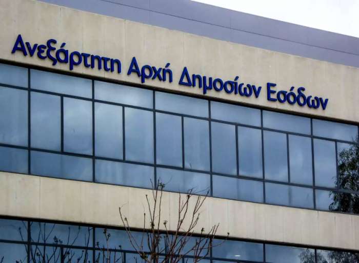 Απειλούνται με επιπλέον φόρο 22% σε όσους δεν συγκεντρώσουν e – αποδείξεις ίσες με το 30% του εισοδήματός τους
