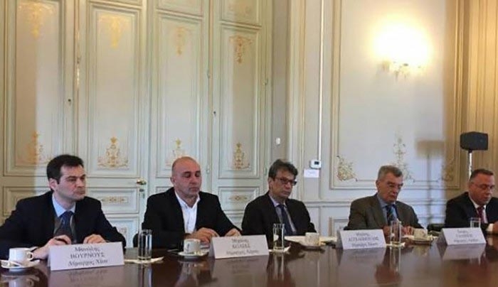 Προσφυγικό: Καμία δέσμευση για την αποσυμφόρηση των νησιών στη συνάντηση Τσίπρα- δημάρχων