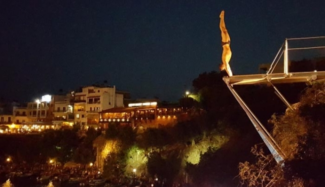 Κορυφαίοι αθλητές κόβουν την ανάσα στη λίμνη του Αγίου Νικολάου (βίντεο)