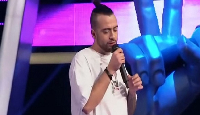The Voice: Ντελιβεράς σε πιτσαρία ενθουσίασε τους κριτές – Το κολακευτικό σχόλιο της Παπαρίζου [βίντεο]