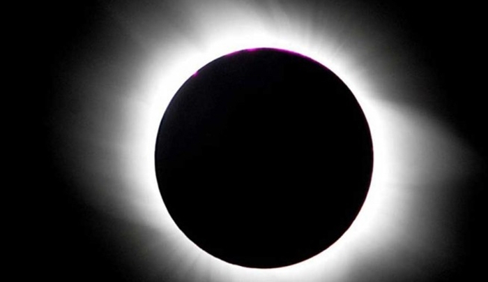 Τρία σπάνια ουράνια φαινόμενα συμπίπτουν την Παρασκευή-Τι θα δούμε στην Ελλάδα