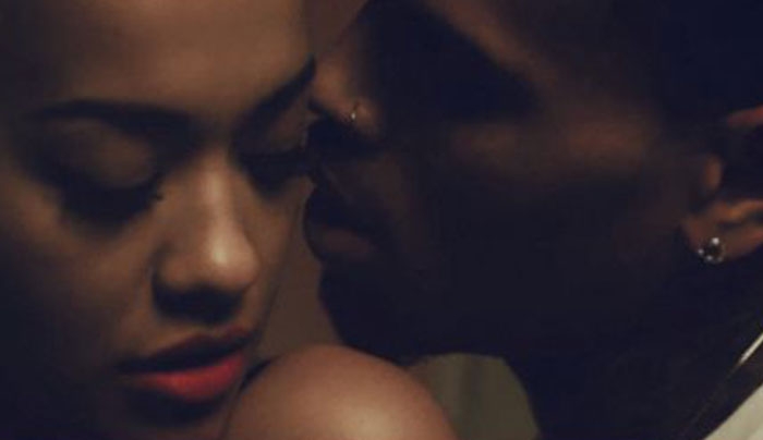 H Rita Οra σε καυτές στιγμές με τον Chris Brown στο "Body on me"