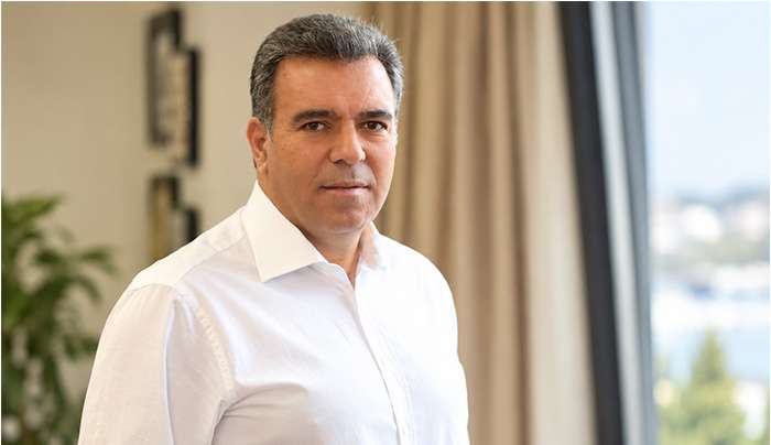 ΜΑΝΟΣ ΚΟΝΣΟΛΑΣ: «Πως θα μειωθούν κατά 30% οι λογαριασμοί του ρεύματος μέσα σε μία τριετία»