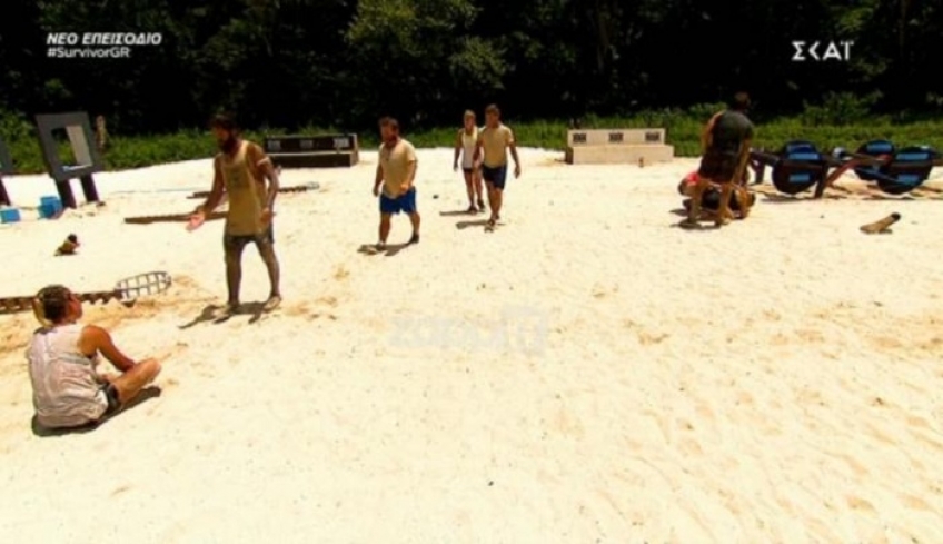 Survivor: Η μαύρη ομάδα κέρδισε το πρώτο αγώνισμα ασυλίας πριν τον μεγάλο τελικό!