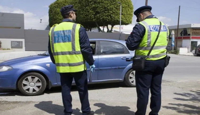 Οι μάσκες πέφτουν, αλλά το πρόστιμο των €150 παραμένει – Σε ποιες περιπτώσεις επιβάλλεται